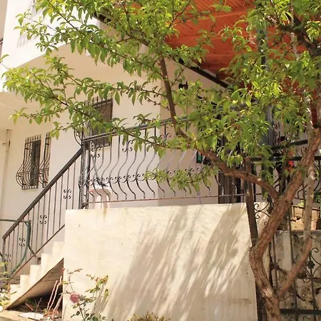 Adavillas Sonkan Tatil Evi كوشاداسيه