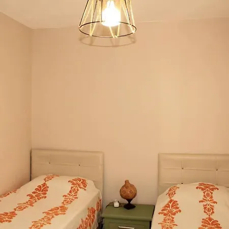 Adavillas Sonkan Tatil Evi كوشاداسيه